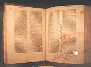 Библия, напечатанная Гутенбергом