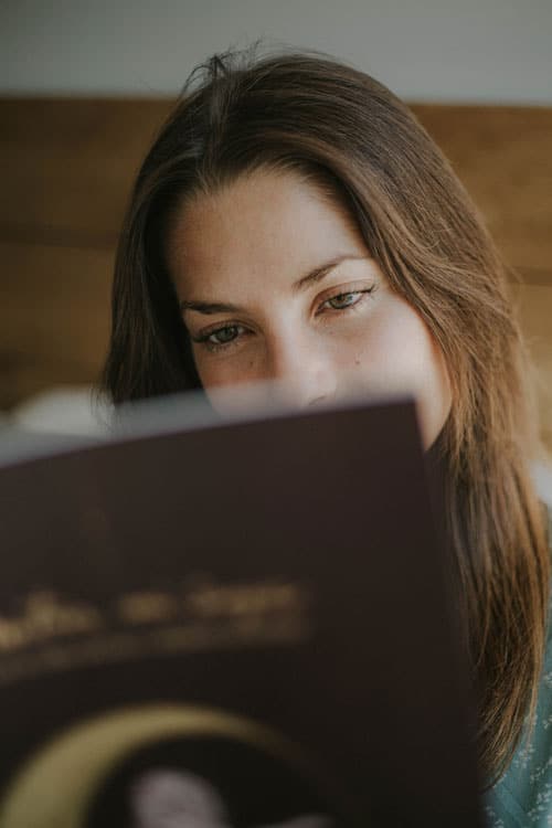 Julia leyendo