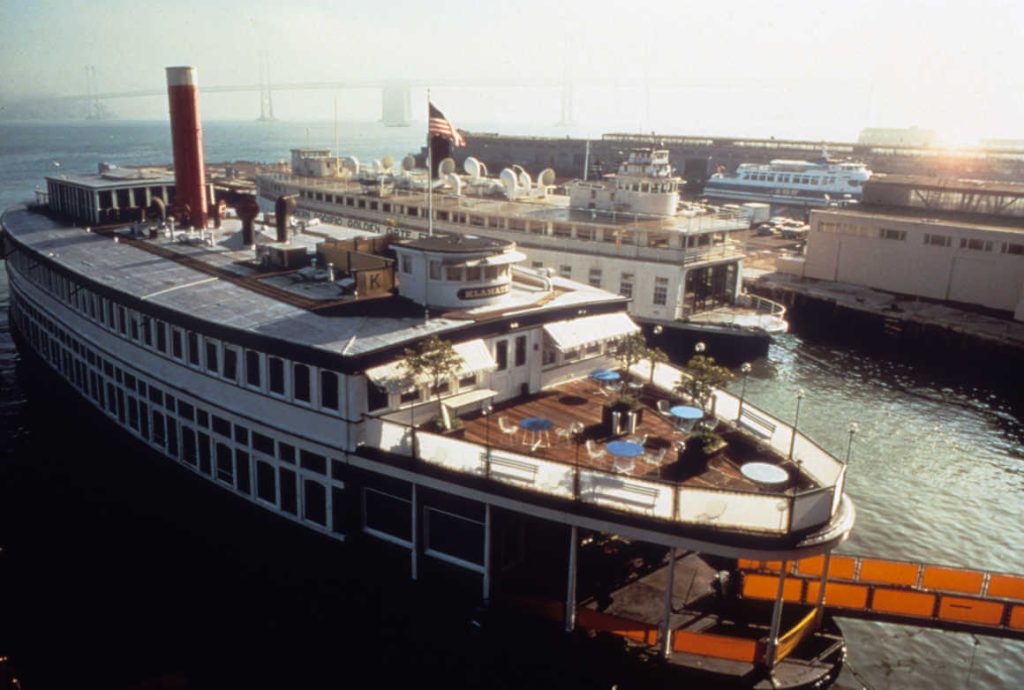 Klamath, el barco oficina de Landor
