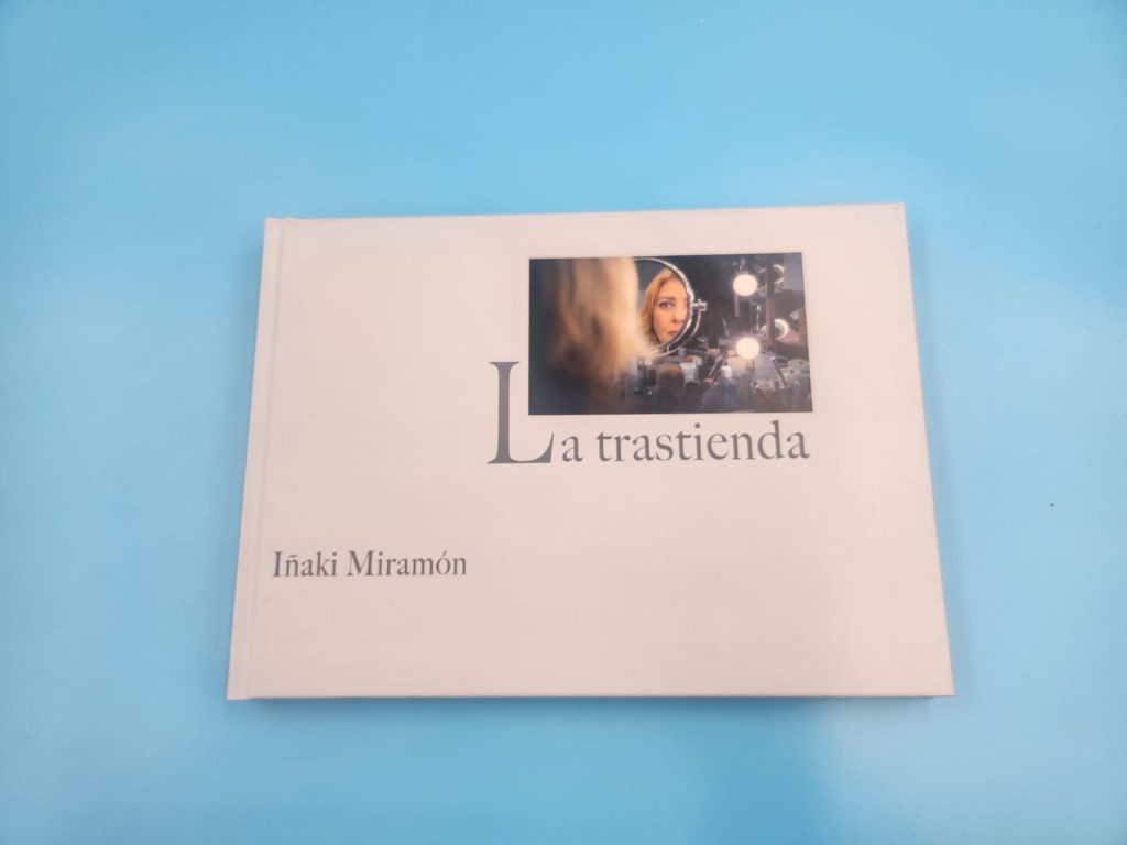 portada del fotolibro la trastienda