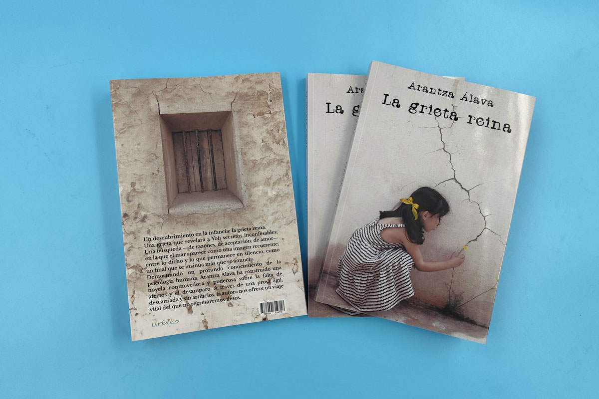 la grieta reina novela