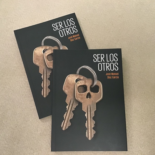 Libro Ser los Otros, última novela del Cuarteto Somos
